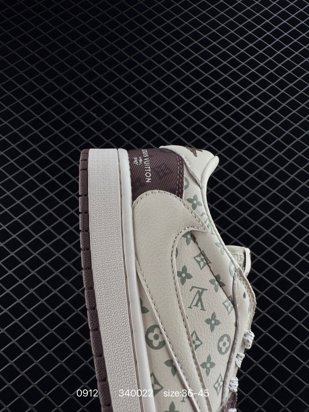 Travis Scott x Air Jordan 1 ” Reverse Mocha “